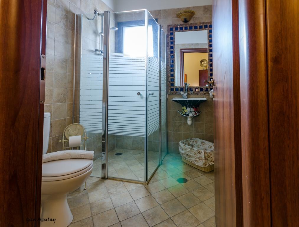 Zimmerke Bruchim Qela' Alon Exterior foto